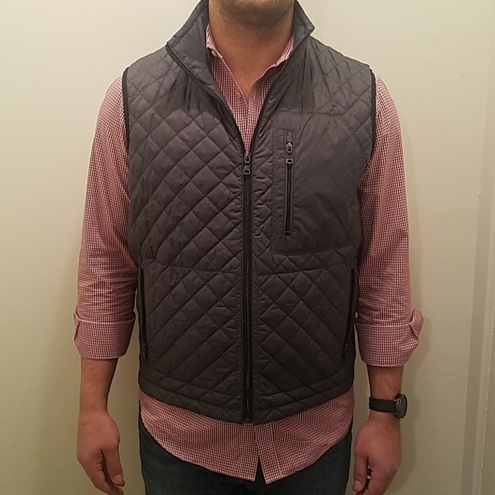 BANANA REPUBLIC lightweight vest. Gray.Size Large